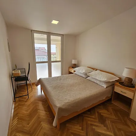 Apartament Lucija *